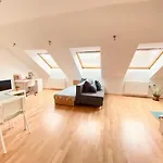 Orangehomes Large Studio Apartment Erkel Street